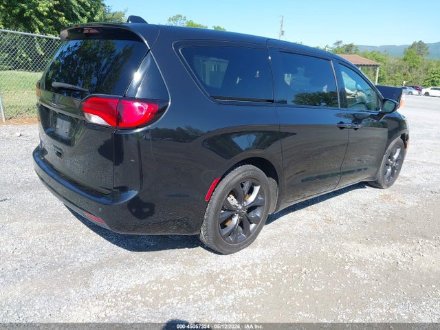 Chrysler Pacifica Touring