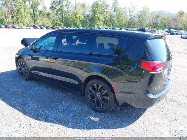 Chrysler Pacifica Touring
