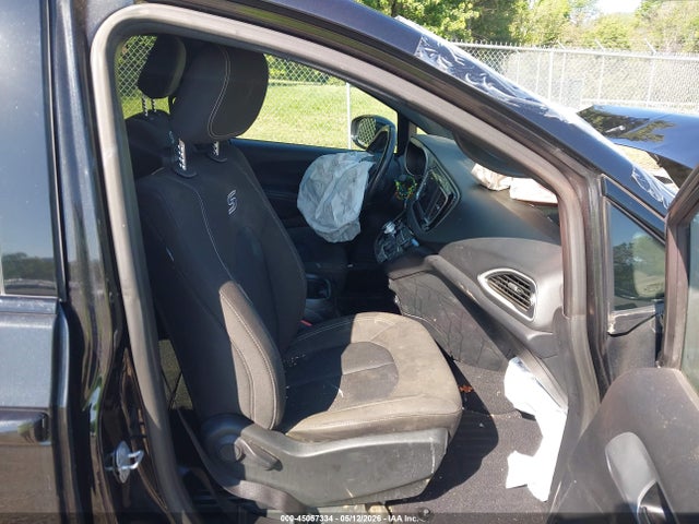 Chrysler Pacifica Touring