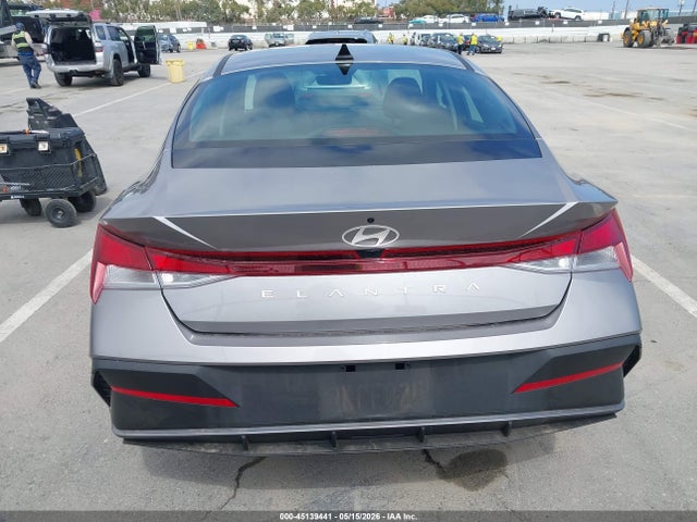 Hyundai ELANTRA Sel