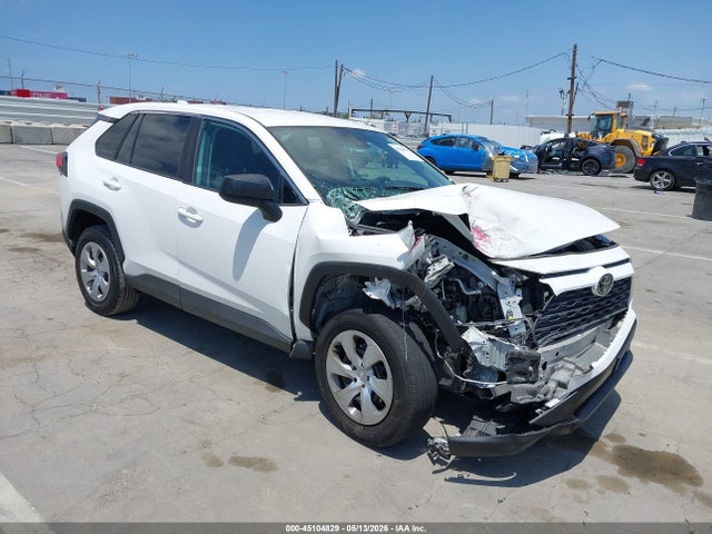Salvage Toyota RAV4 Image