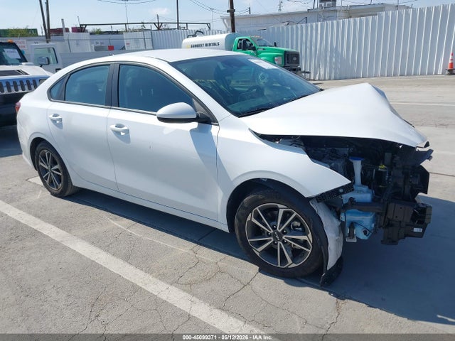 Salvage Kia Forte Image