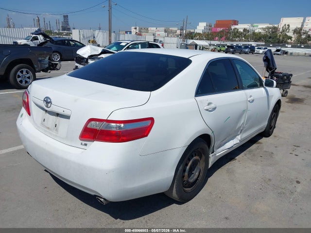 Toyota Camry Le V6