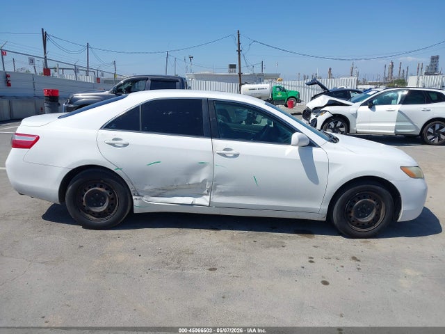Toyota Camry Le V6