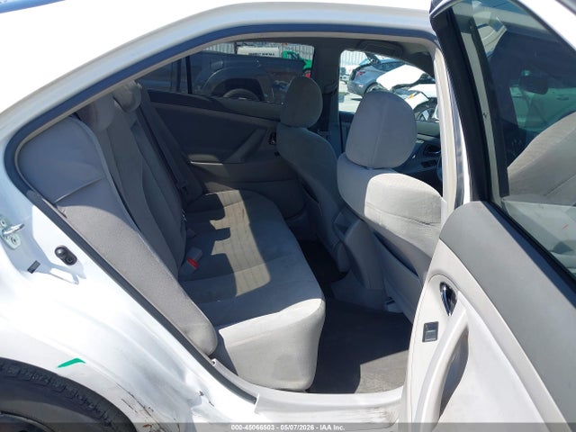 Toyota Camry Le V6