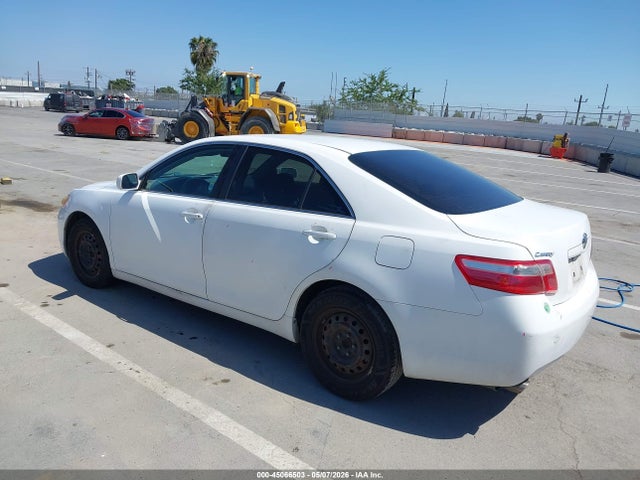 Toyota Camry Le V6