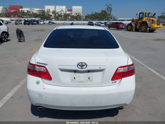 Toyota Camry Le V6
