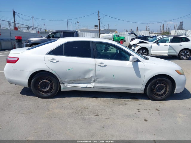 Toyota Camry Le V6