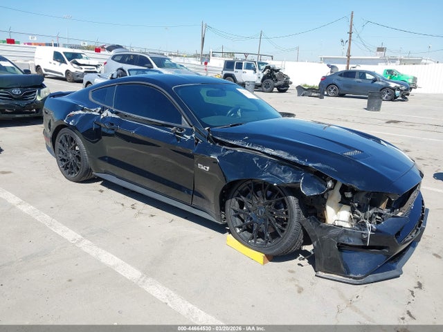 Salvage Ford Mustang Image