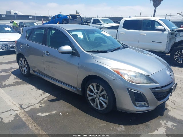 Salvage Mazda Mazda3 Image