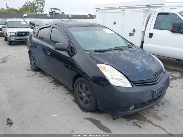 Salvage Toyota Prius Image