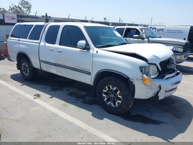 Salvage Toyota Tundra Image
