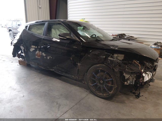 Salvage Hyundai VELOSTER Image