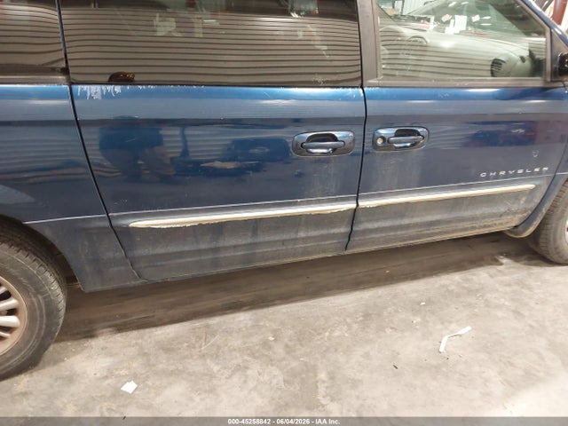 Chrysler Town & Country Limited