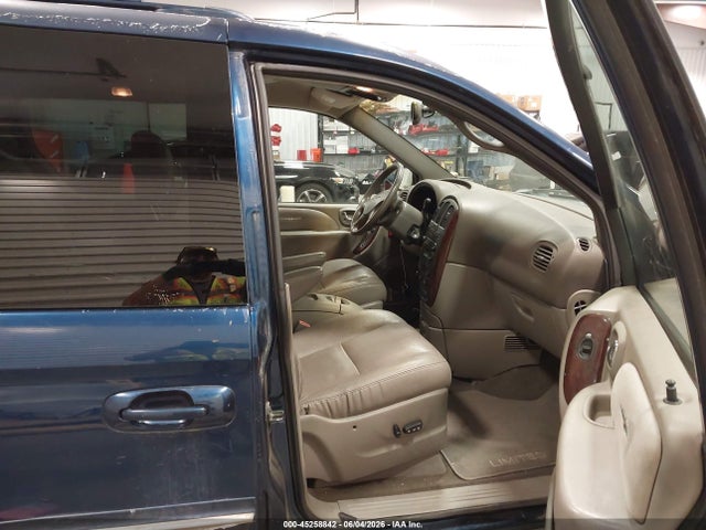 Chrysler Town & Country Limited