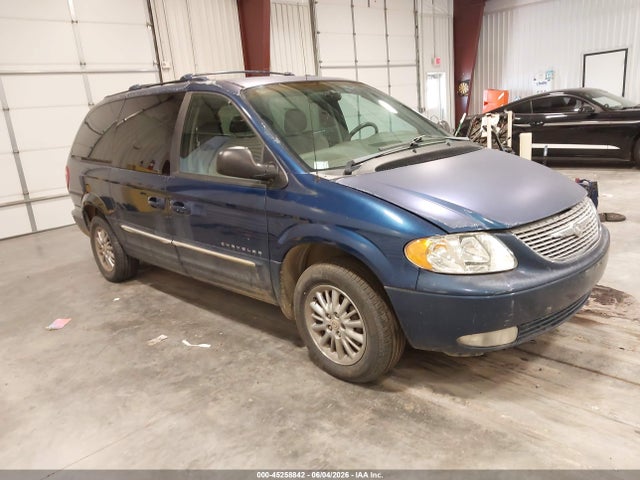 Salvage Chrysler Town & Country Image
