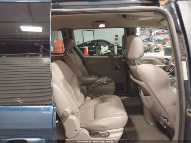 Chrysler Town & Country Limited