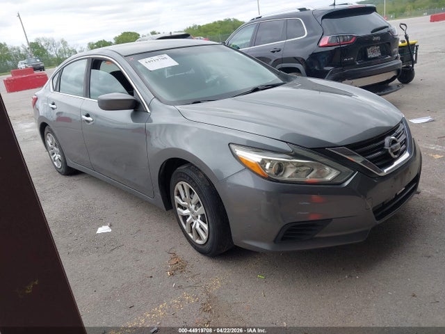 Salvage Nissan Altima Image