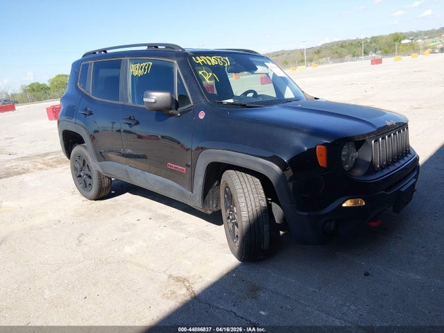 Salvage Jeep Renegade Image