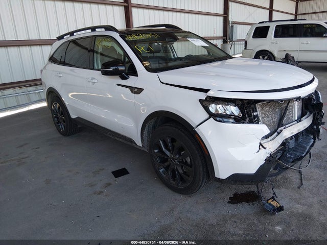 Salvage Kia Sorento Image