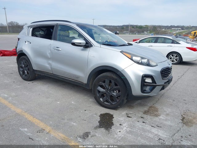 Salvage Kia Sportage Image