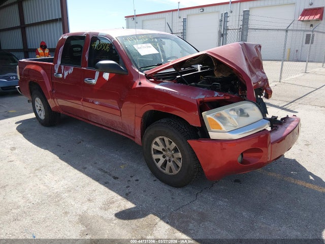 2006 Mitsubishi Raider