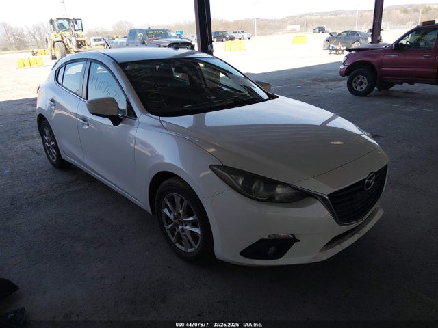 Salvage Mazda Mazda3 Image