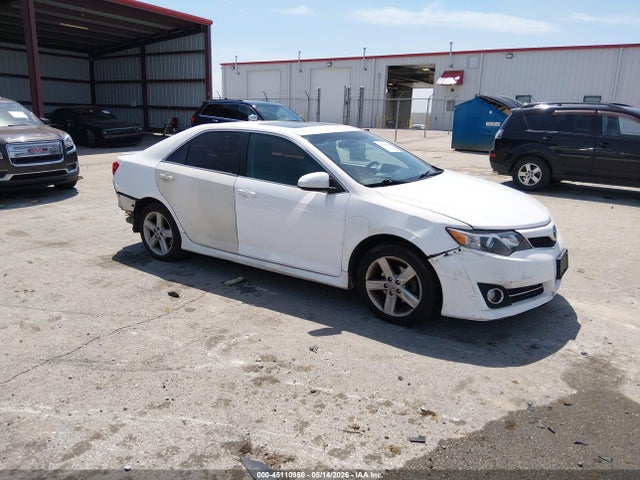 Salvage Toyota Camry Image