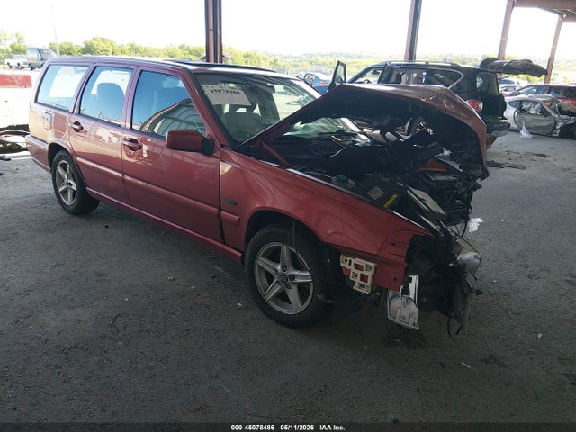 Salvage Volvo V70 Image