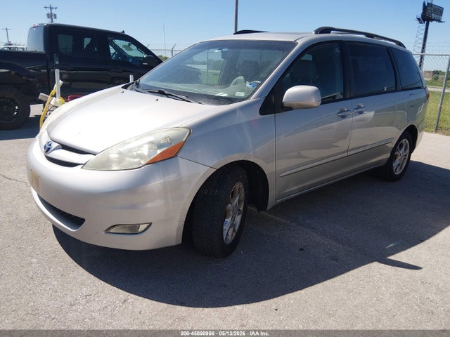 Toyota Sienna Xle