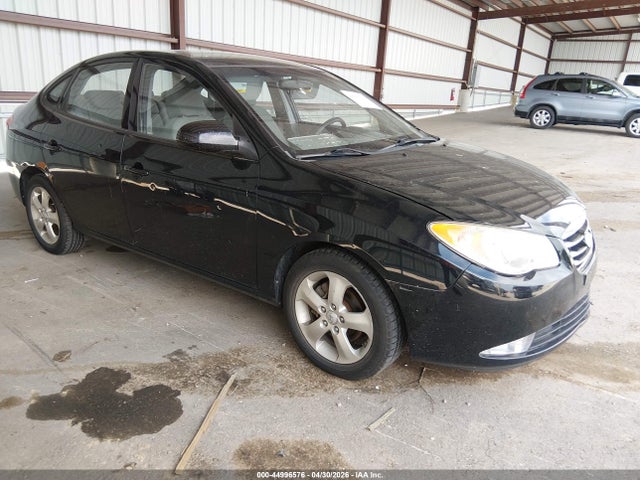 Salvage Hyundai ELANTRA Image
