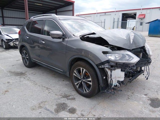 Salvage Nissan Rogue Image
