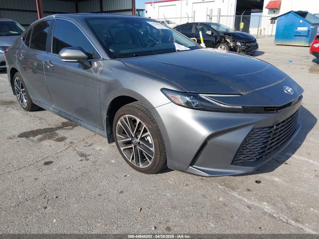 Salvage Toyota Camry Image