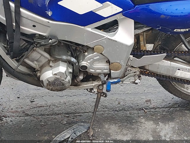 Yamaha Fzr600 R