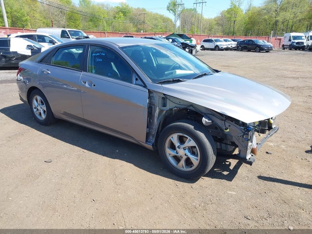 Salvage Hyundai ELANTRA Image