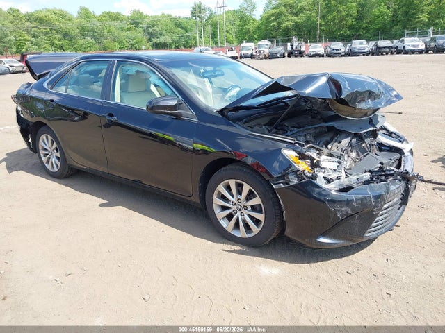 Salvage Toyota Camry Image