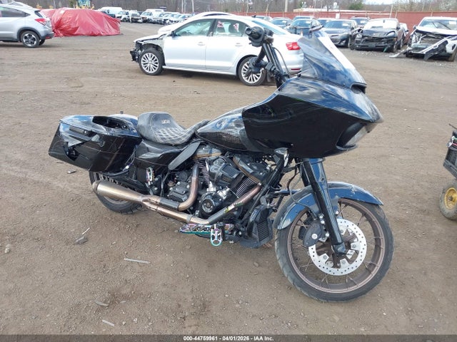 Salvage Harley-Davidson Fltrxst Image