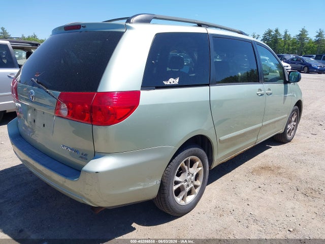 Toyota Sienna Le