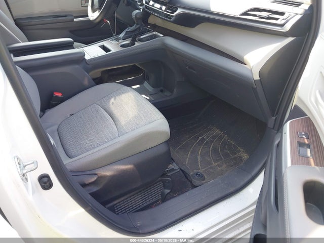 Toyota Sienna Le