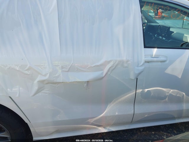 Toyota Sienna Le