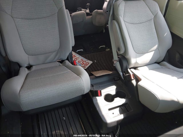 Toyota Sienna Le