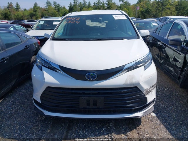 Toyota Sienna Le