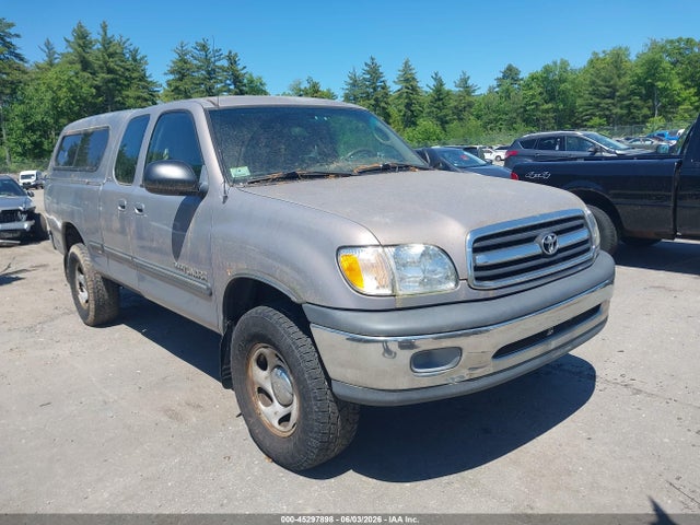 Salvage Toyota Tundra Image