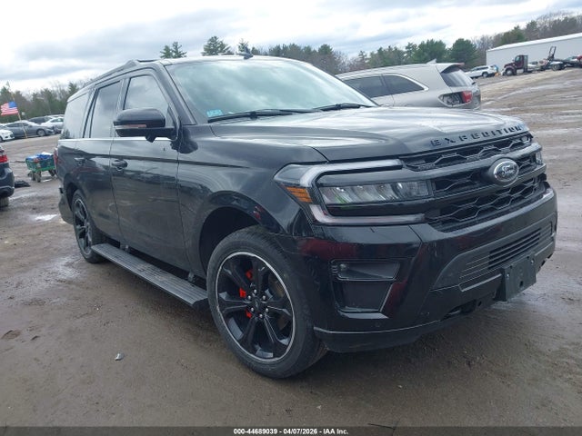 Salvage Ford Expedition Image