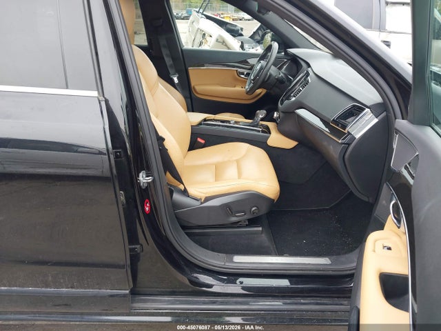 Volvo XC90 T6 Momentum