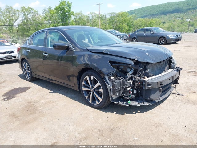 Salvage Nissan Altima Image