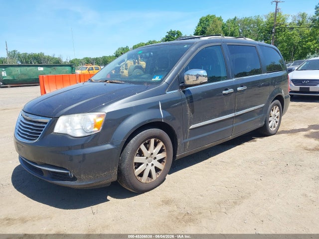 Chrysler Town & Country Touring-l