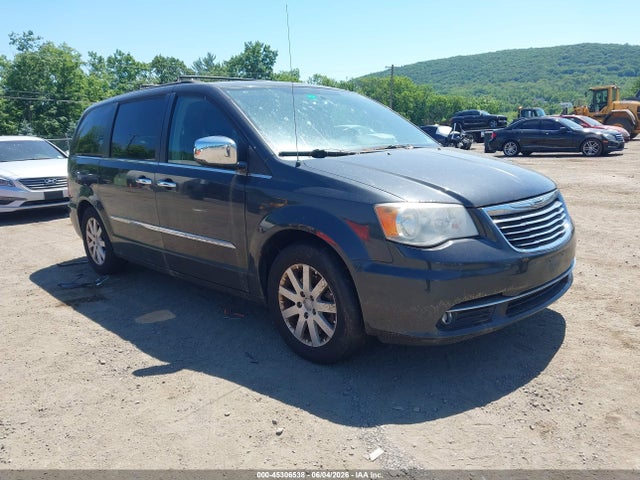 Salvage Chrysler Town & Country Image