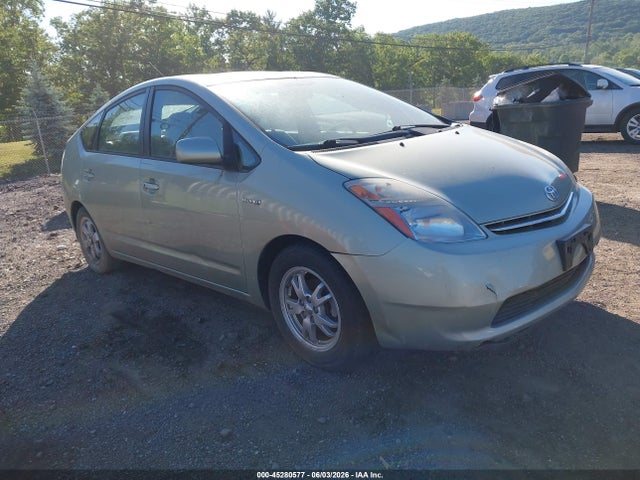 Salvage Toyota Prius Image