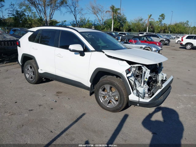 Salvage Toyota RAV4 Image